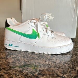 Nike Air Force 1 LV8 1 White with Green Accents EUC 8.5 or 7Y